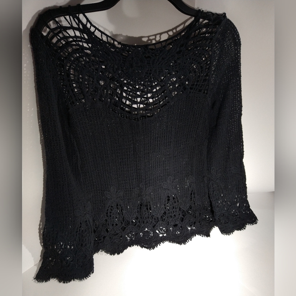 You Are Not Alone Black Crochet Tunic Top Women's Size small